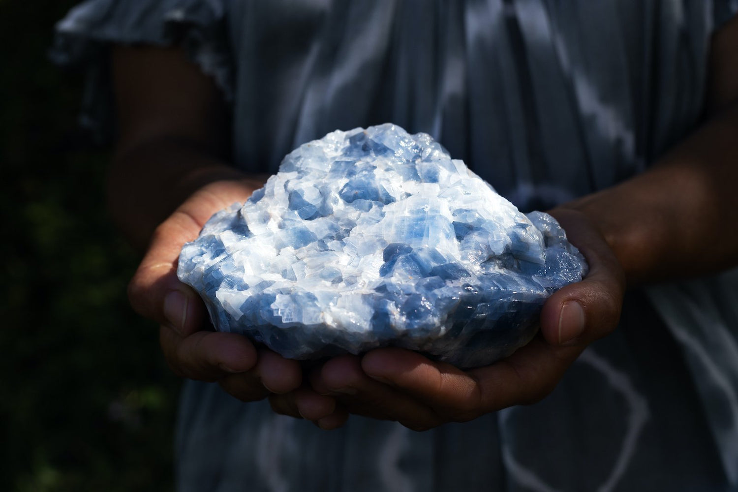 Calcite: Balance Your Energy and Attract Wealth - Conscious Items