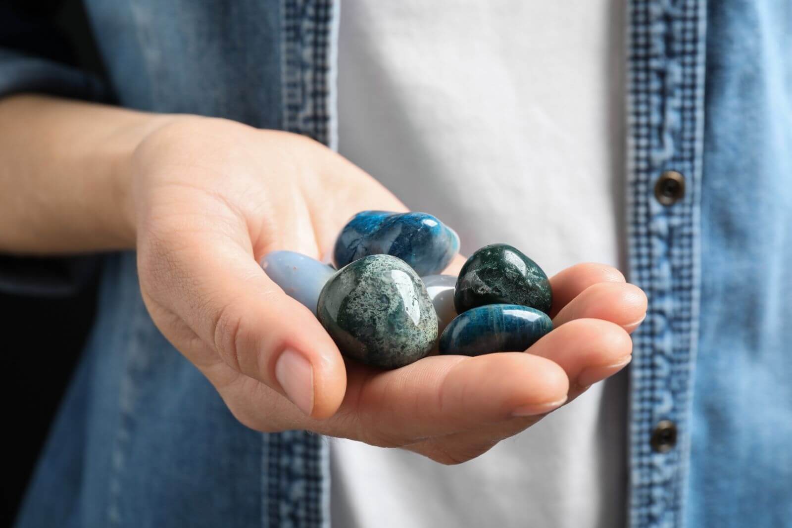 Moss Agate Meaning: Shedding Light On An Under-Appreciated Gemstone - Conscious Items