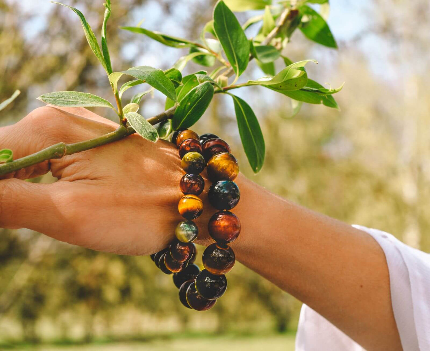 Tigers Eye Meaning: Healing Properties and Benefits of Tigers Eye - Conscious Items