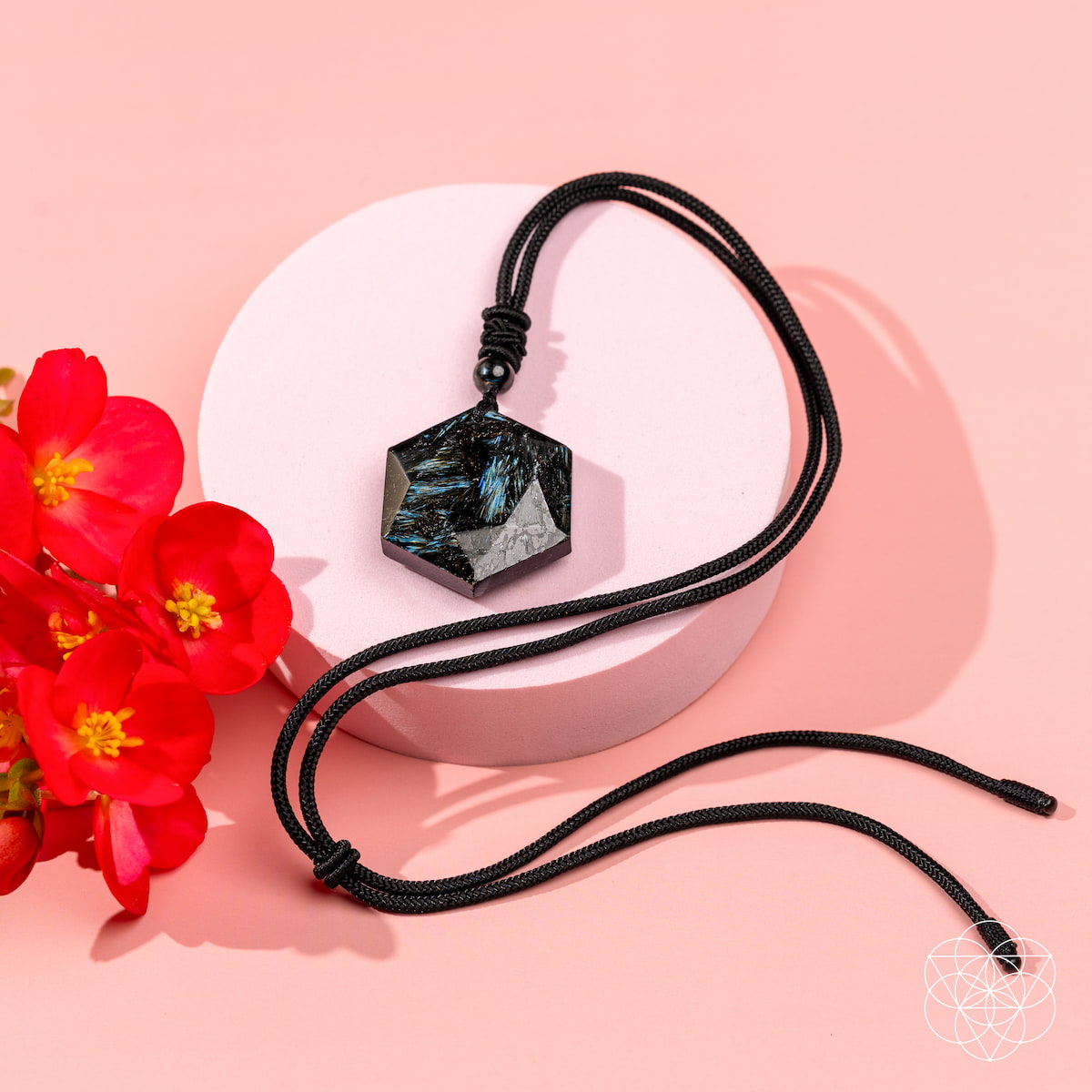 Der Arfvedsonite Deep Healing Anhänger