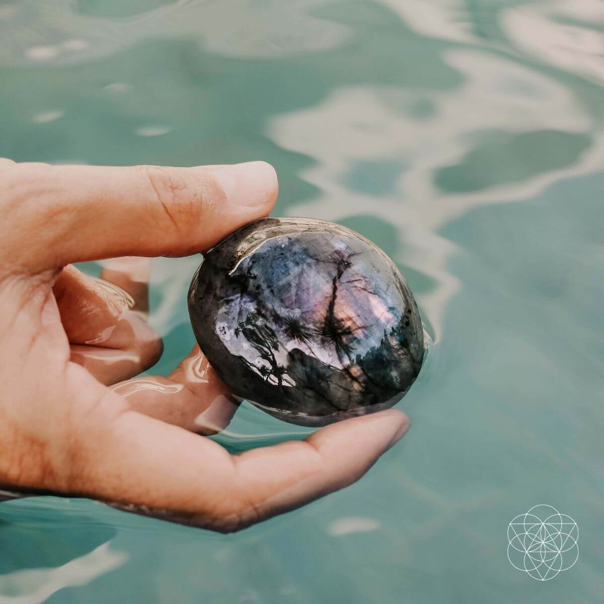 The Mind - Expanding Stone - Conscious Items