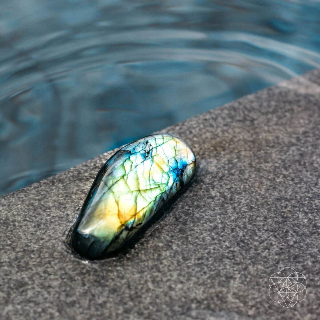 The Mind - Expanding Stone - Conscious Items