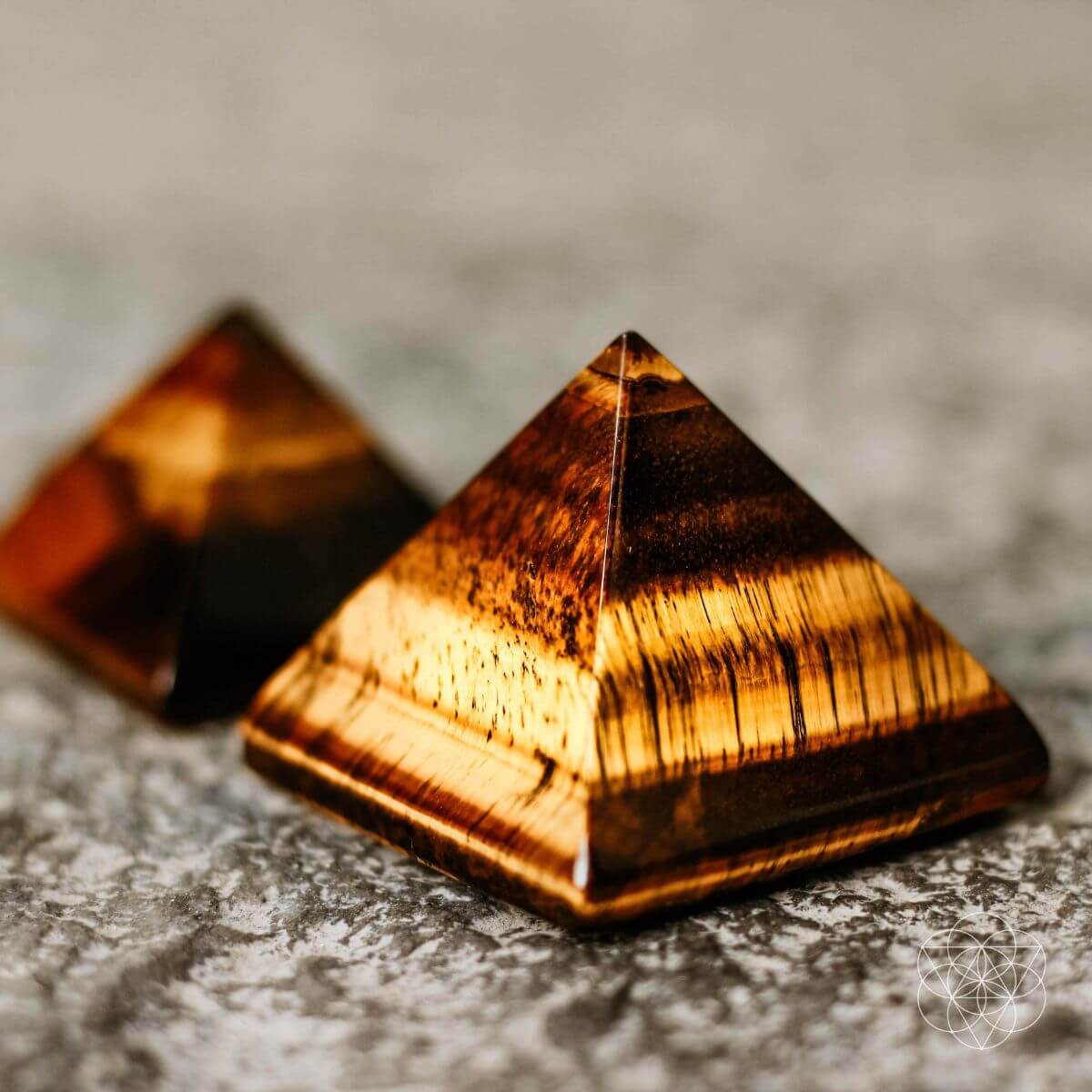 tiger eye pyramid