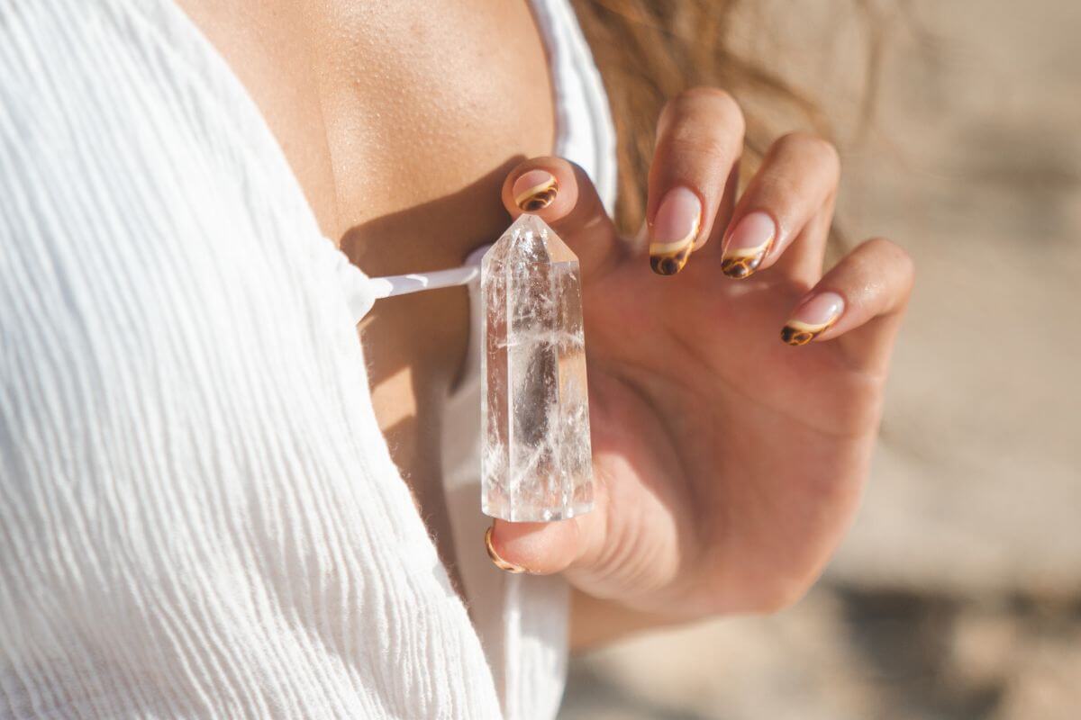 42 Heart Chakra Crystals For Love & Heart Health - Conscious Items
