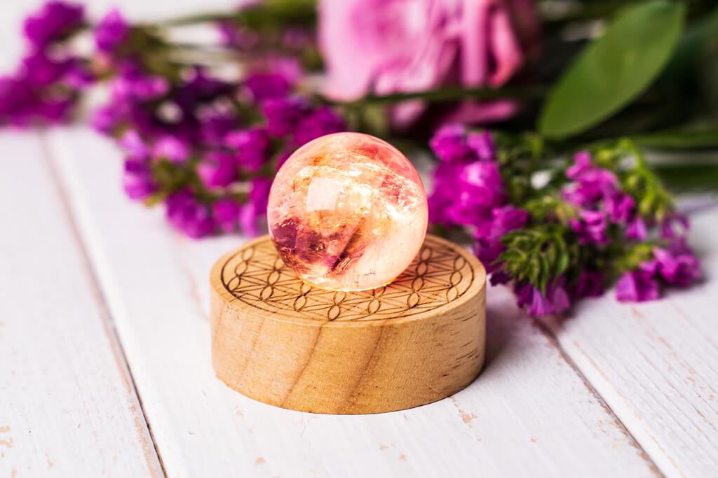 9 Healing Crystal Lamps That Will Blow You Away - Conscious Items
