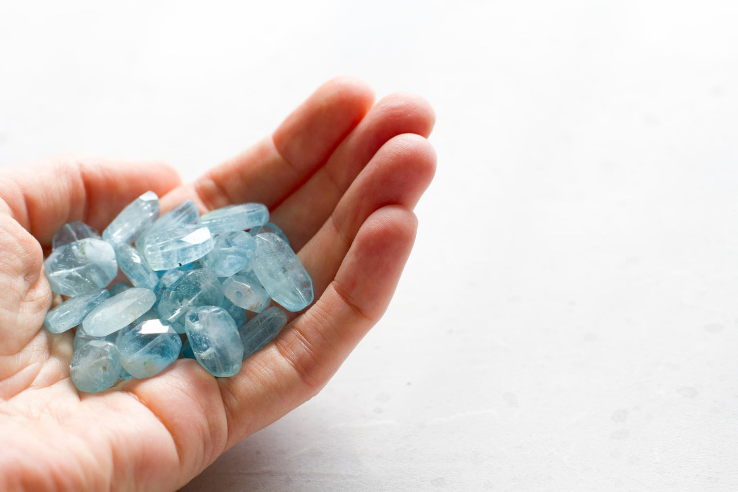 Aquamarine Stone Meaning, Symbolism, and Uses - Conscious Items