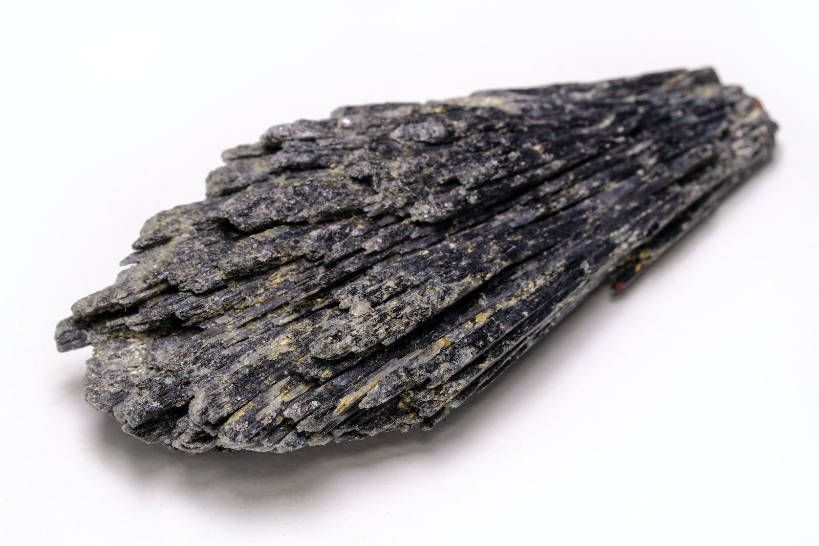 Black kyanite