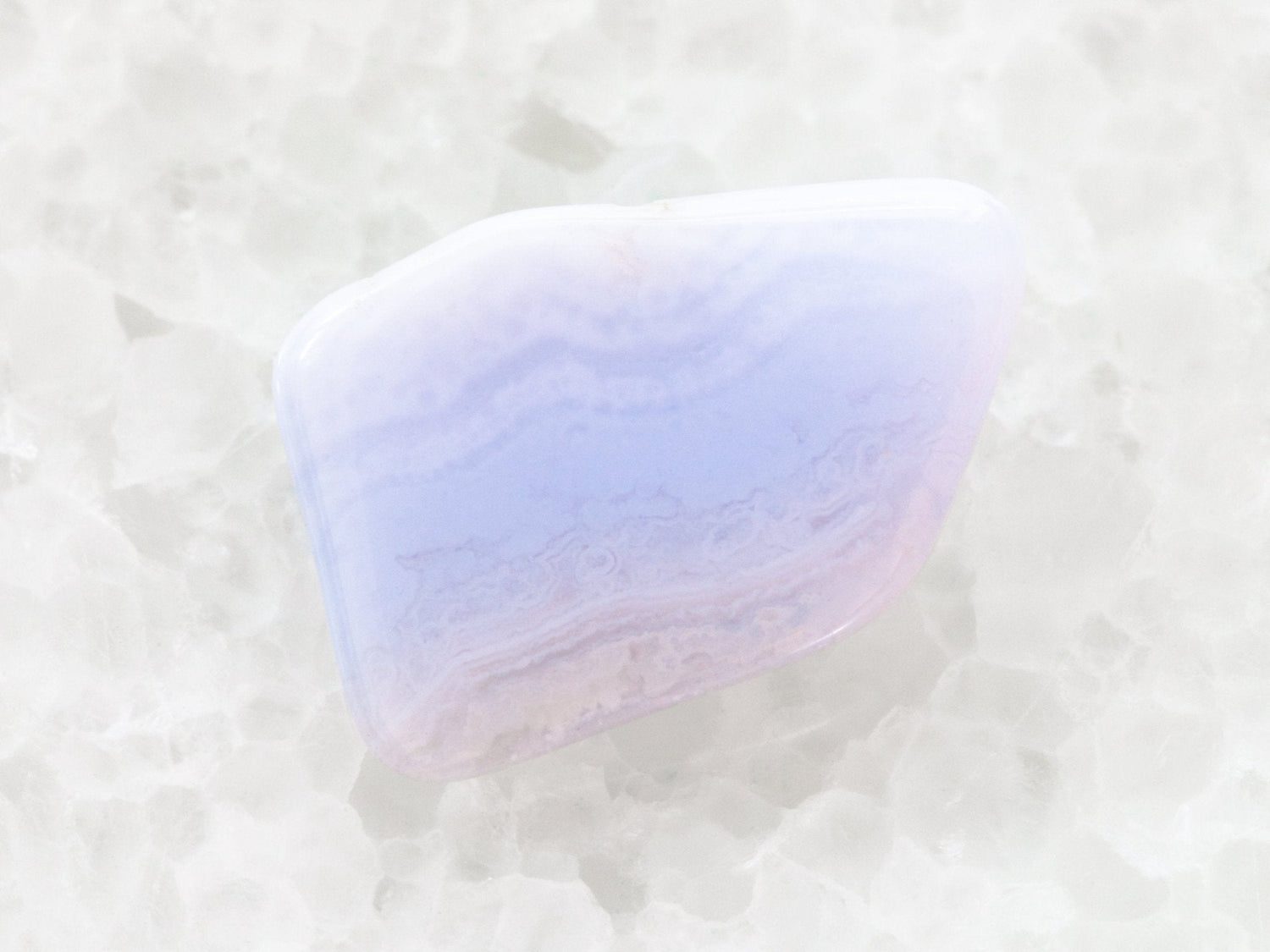 Easy Ways to Use Blue Lace Agate to Nourish Your Chakras - Conscious Items