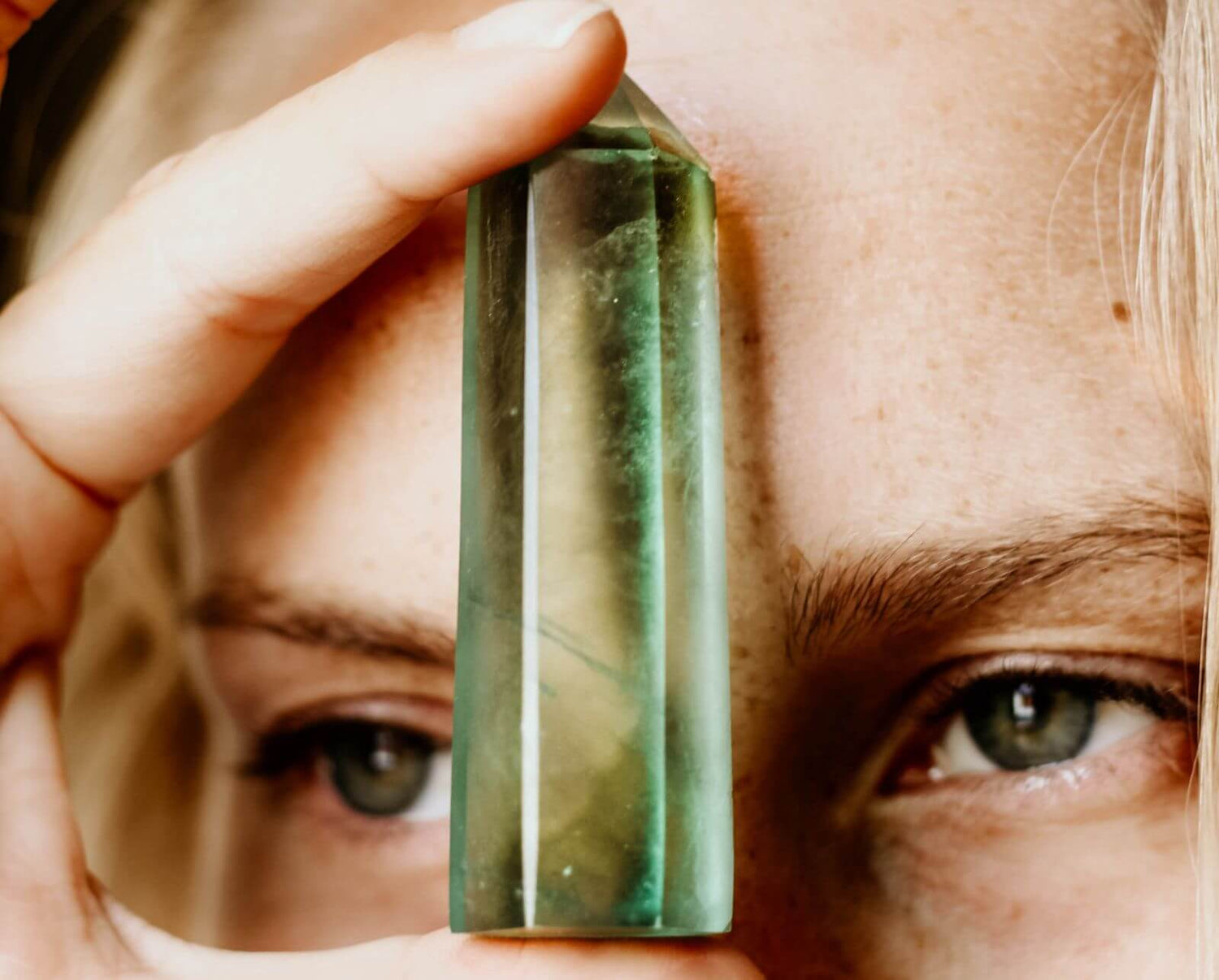 Green Crystals: Top 31 Green Gemstones For Inner Peace and Luck - Conscious Items