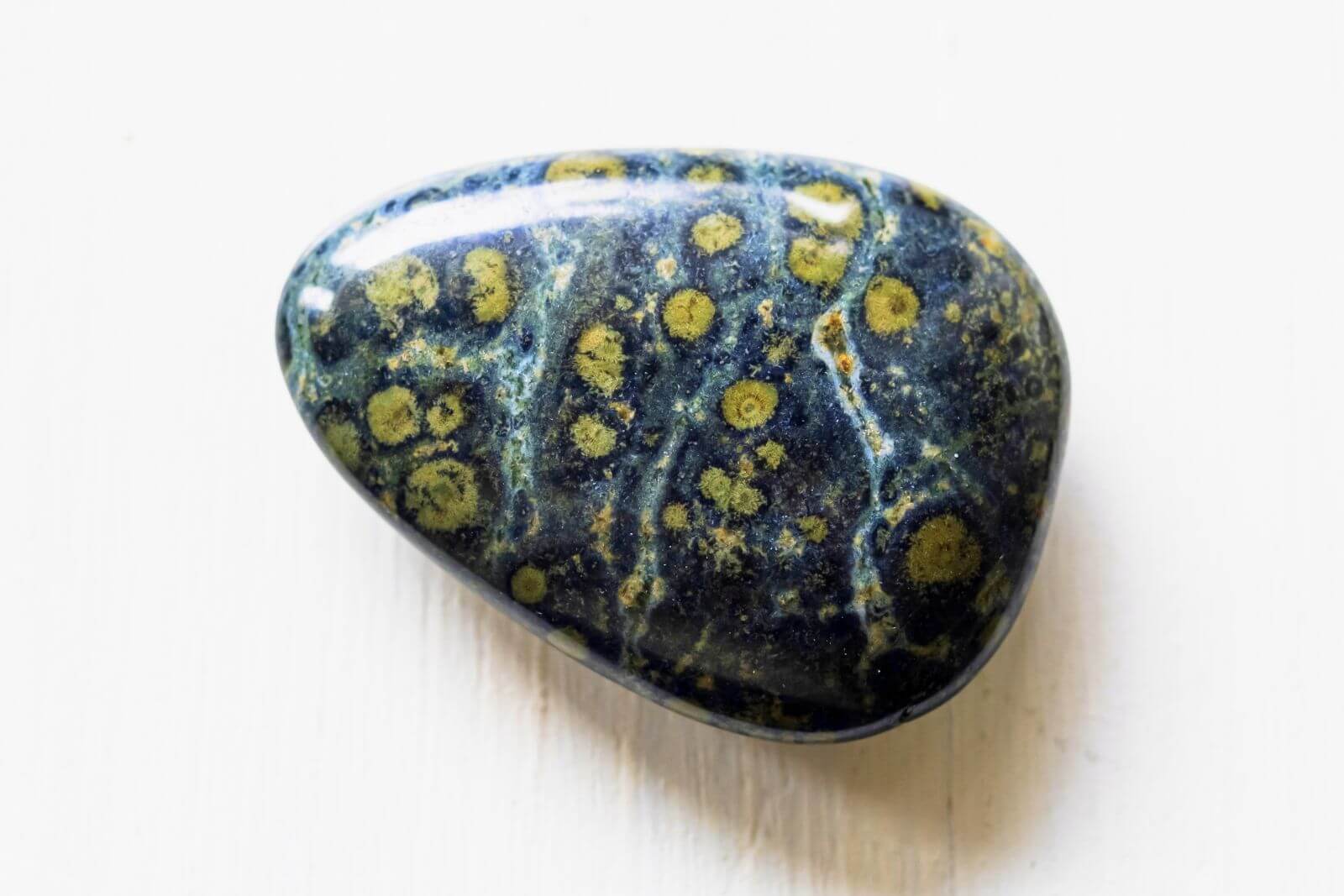 Guide to Kambaba Jasper Meaning, Healing Properties and Uses - Conscious Items