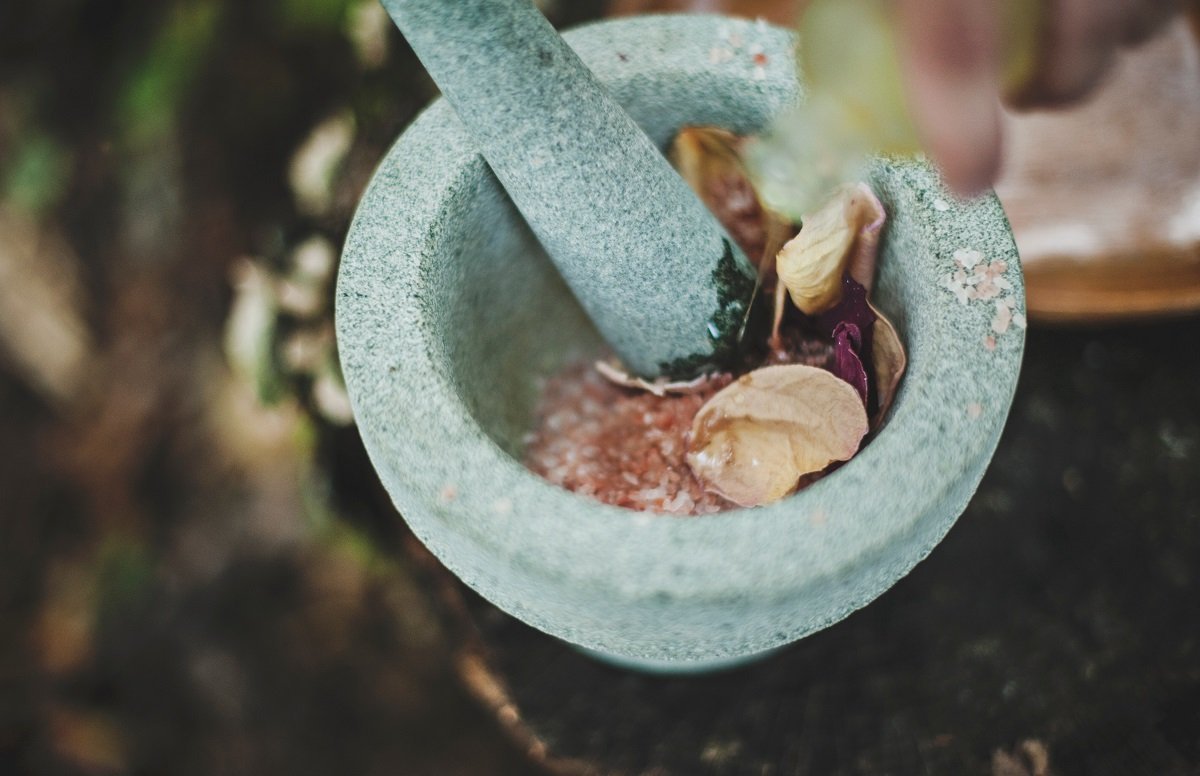 How is the Essential Oil Industry Changing the Global Economy? - Conscious Items