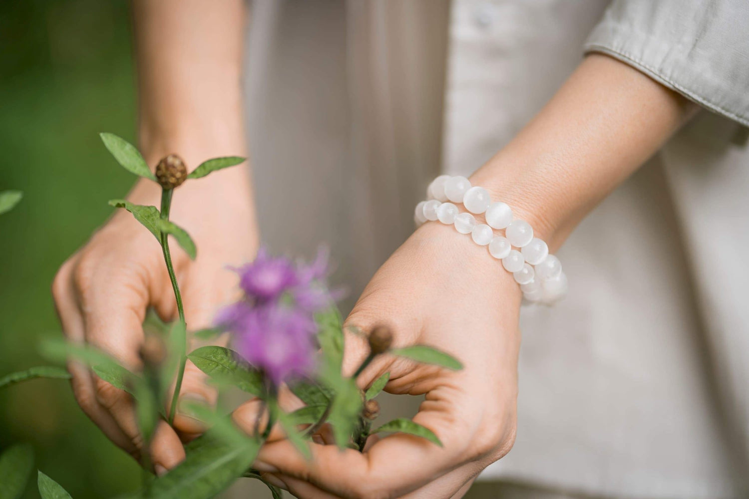 How To Achieve Calm With Selenite - Conscious Items