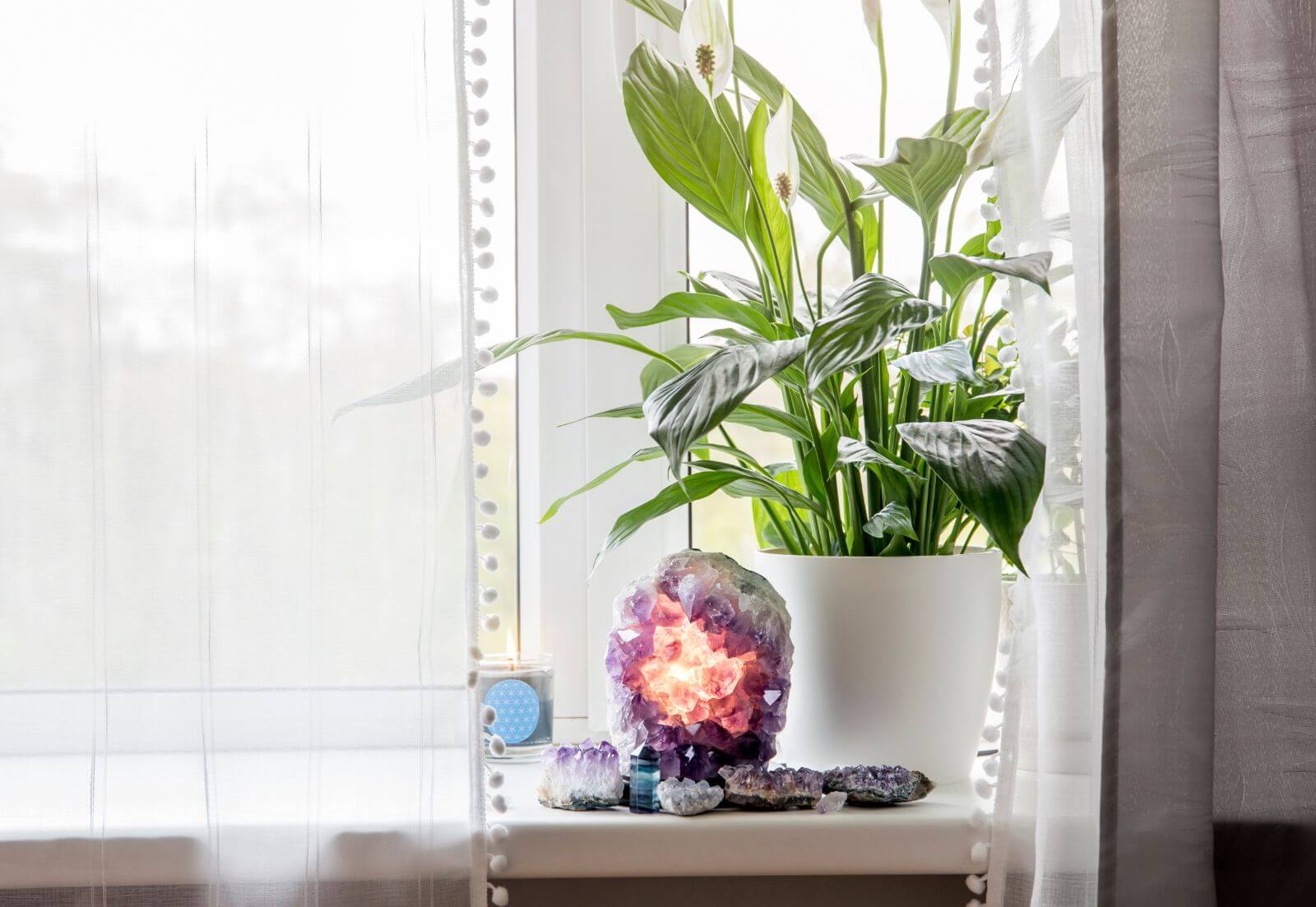 How to Charge Crystals: 8 Ways and Step-by-Step Instructions - Conscious Items