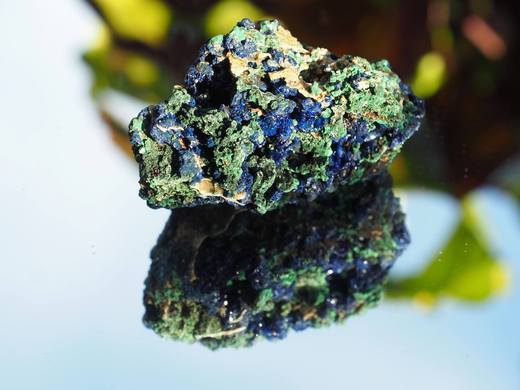 How To Use Azurite to Tap Into Your Self-Confidence - Conscious Items