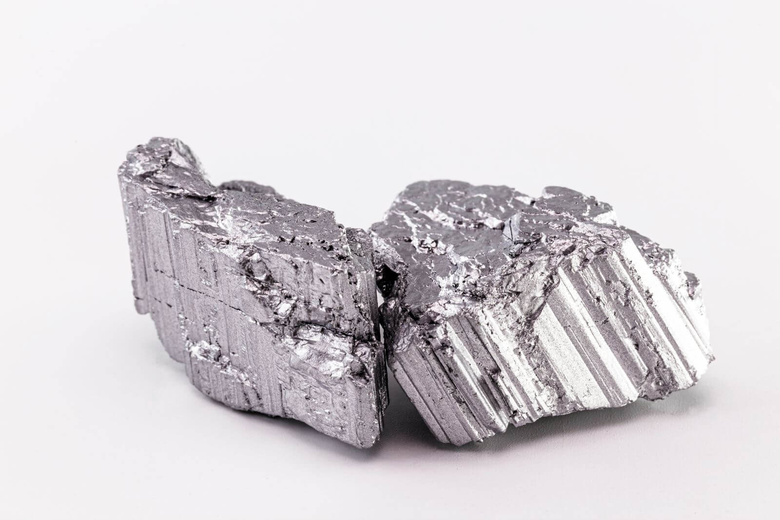 How to Use Lodestone Magnetic Healing Properties to Attract Love - Conscious Items