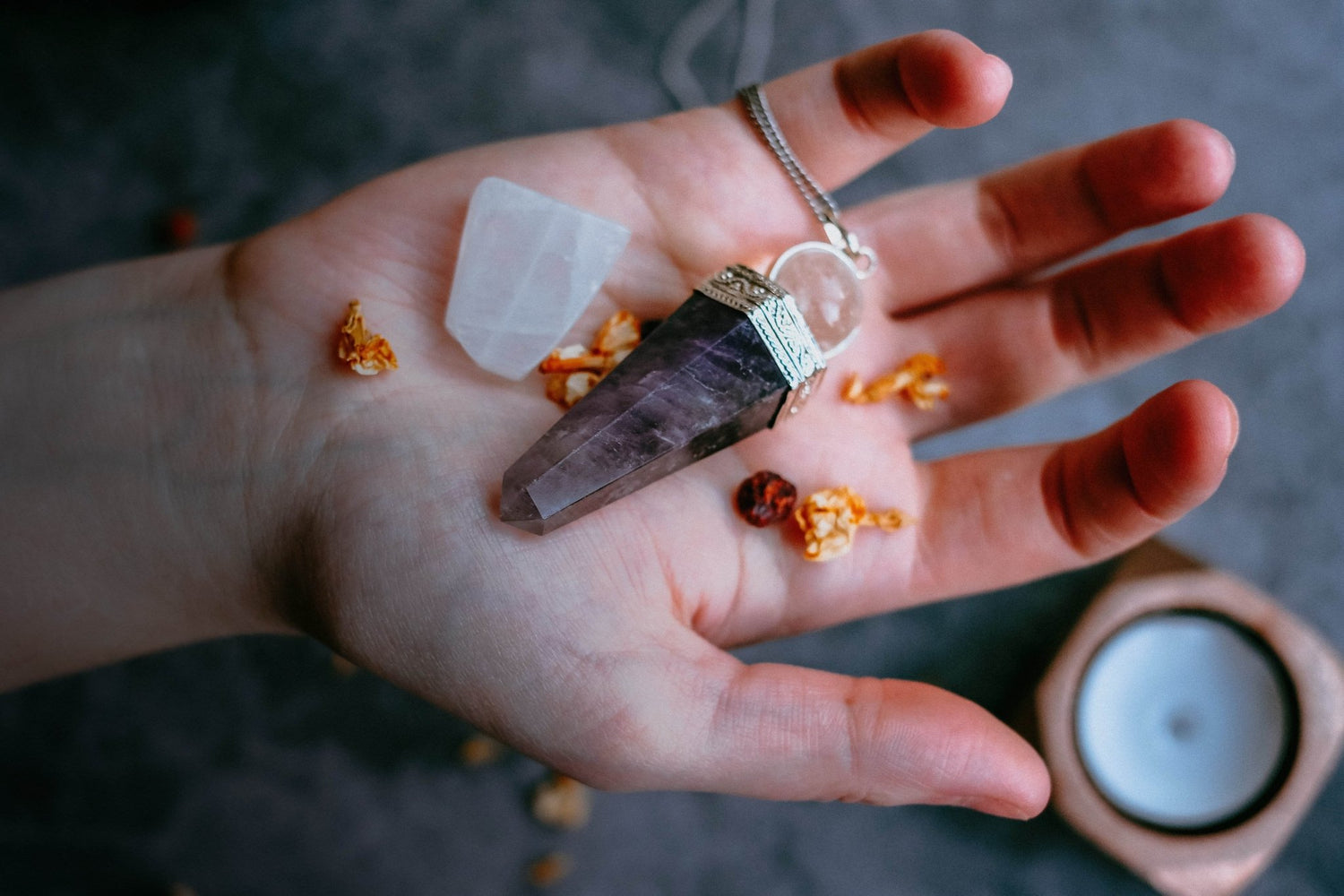 How to use pendulum  crystal ? - Conscious Items