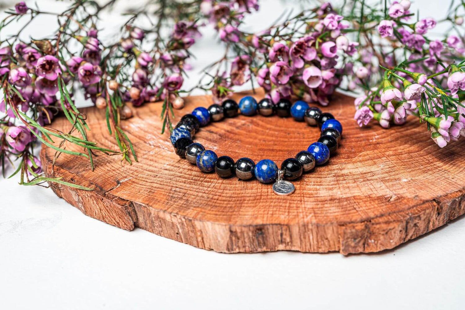 Lapis Lazuli Meaning, Healing Properties, Benefits and Uses - Conscious Items