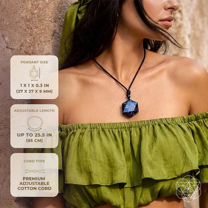 Der Arfvedsonite Deep Healing Anhänger