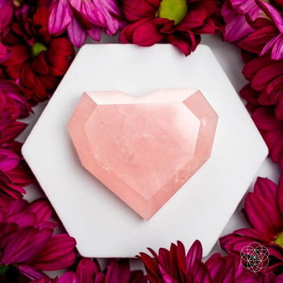 Coeur Royal Diamond-Quartz Rose Madagascar pour l'amour infini