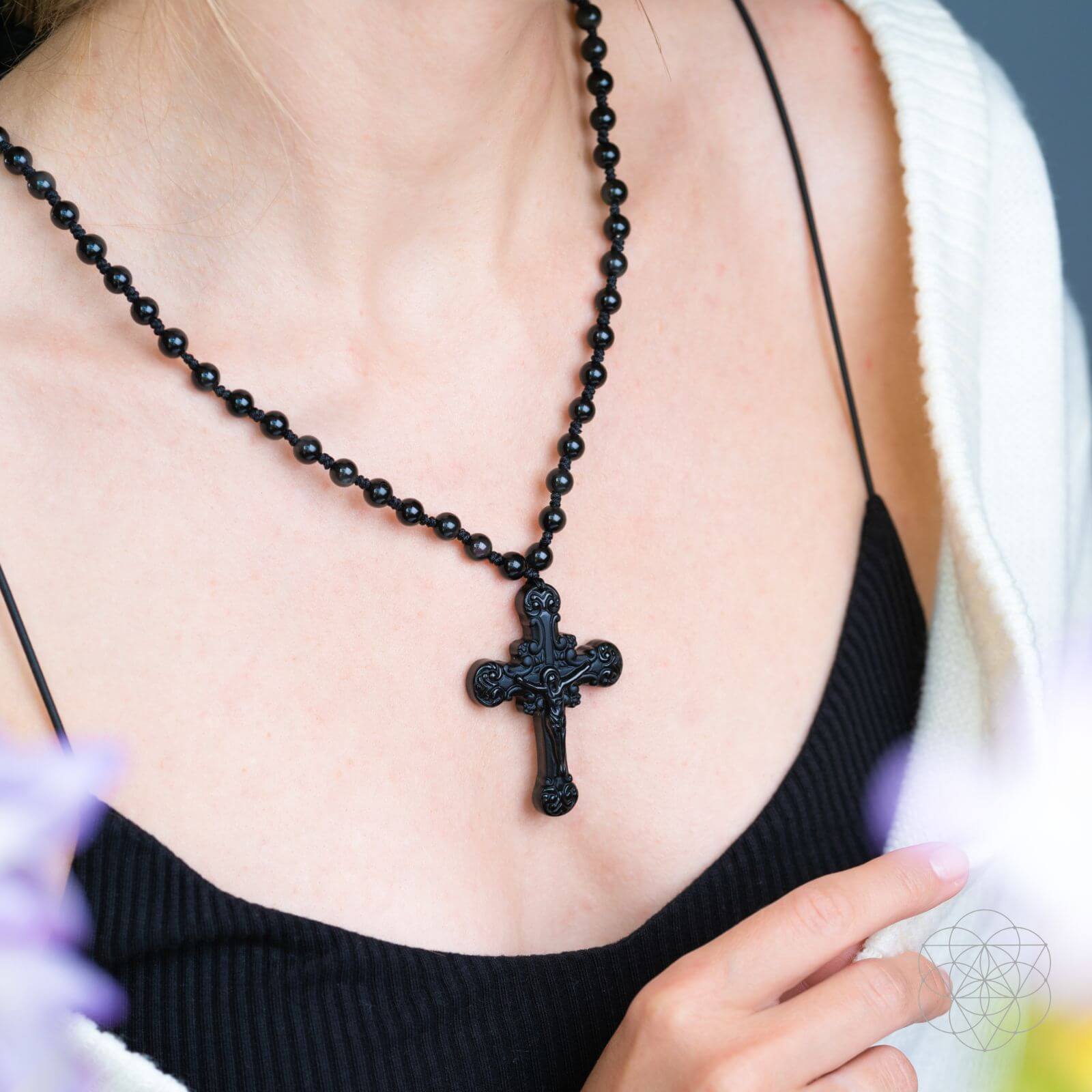 Heilige Rüstung: Schwarzes Obsidian Kreuz des Glaubens &amp;amp; des Schutzes
